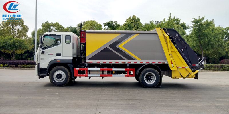 新款福田瑞沃壓縮垃圾車